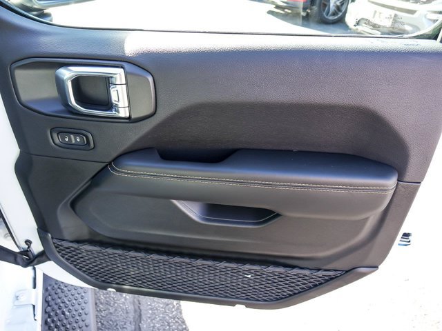 Used 2026 Jeep Wrangler Unlimited Sahara AWD/4WD image 30