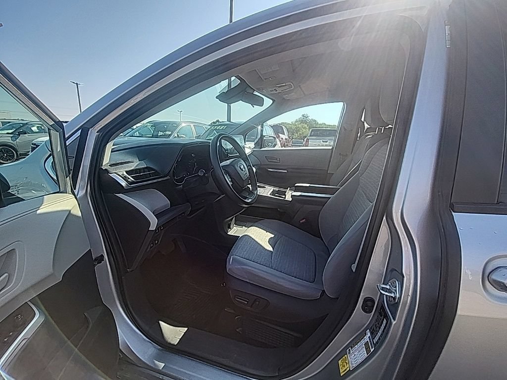 Used 2022 Toyota Sienna LE AWD/4WD image 9