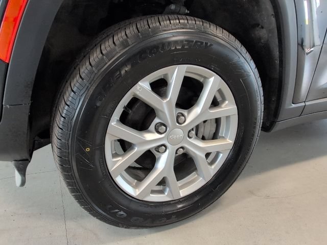 Used 2023 Jeep Grand Cherokee Limited AWD/4WD image 9