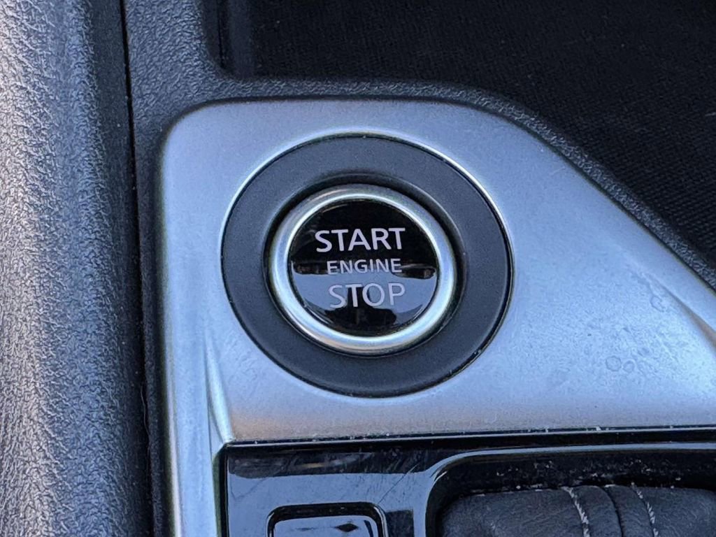 Used 2025 Nissan Sentra SV image 14