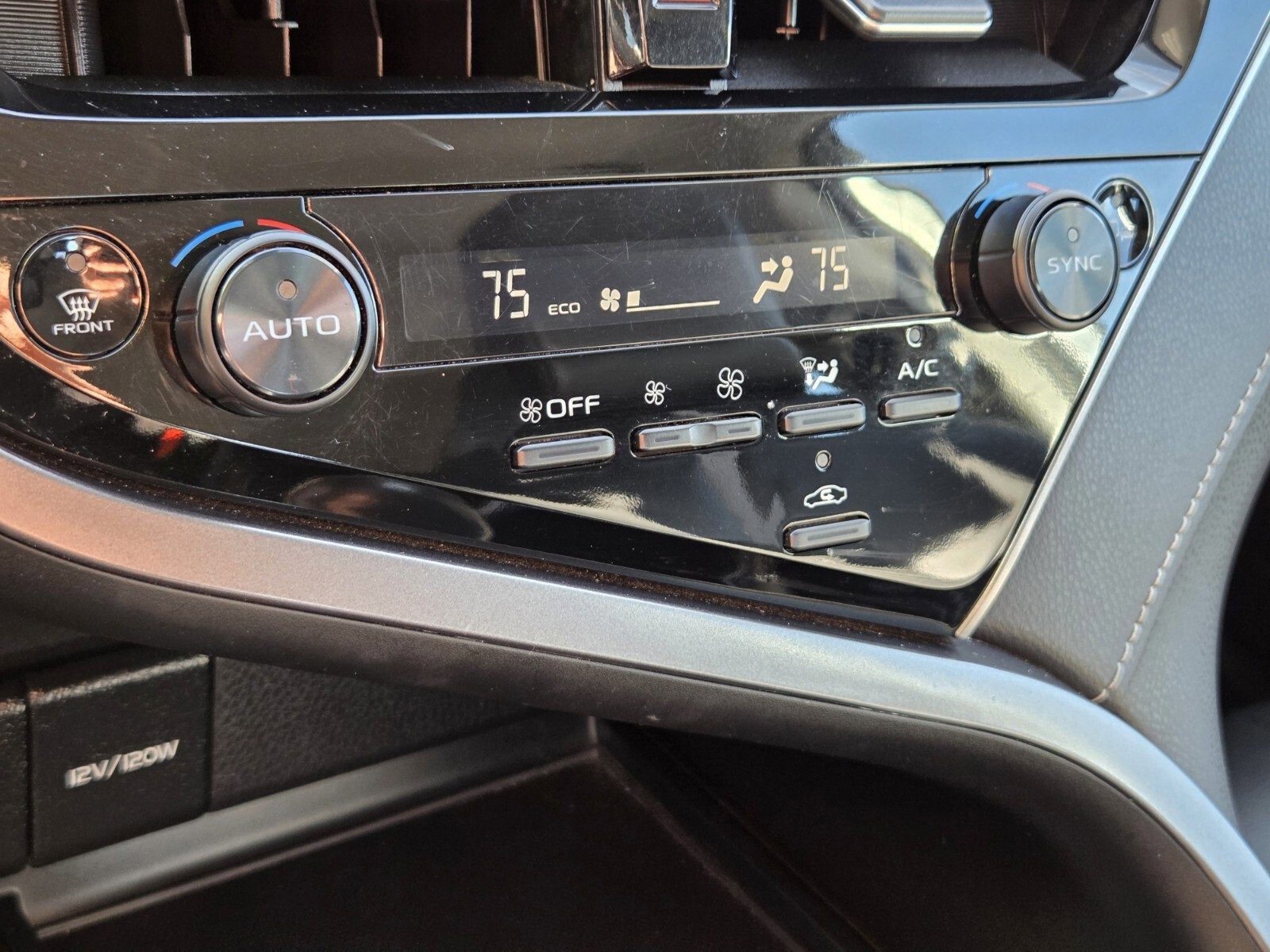 Used 2024 Toyota Camry SE image 22