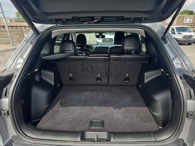 Used 2019 Jeep Cherokee Limited w/ Trailer Tow Group AWD/4WD image 12