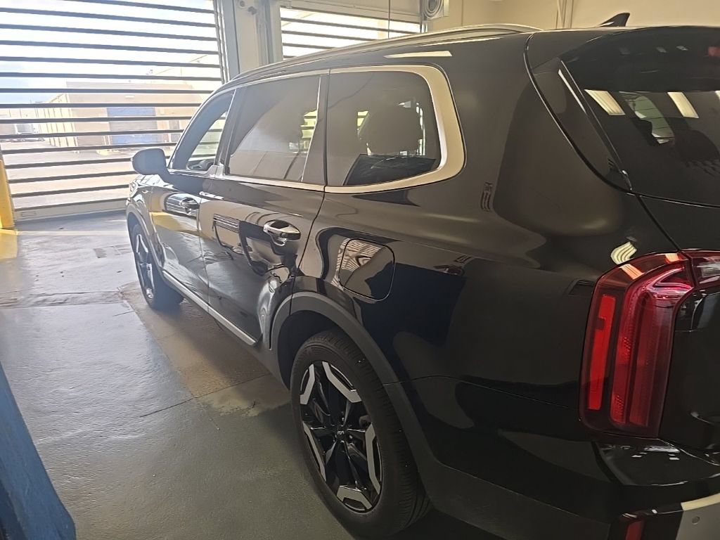 Used 2024 Kia Telluride S w/ S Sunroof Package FWD image 4