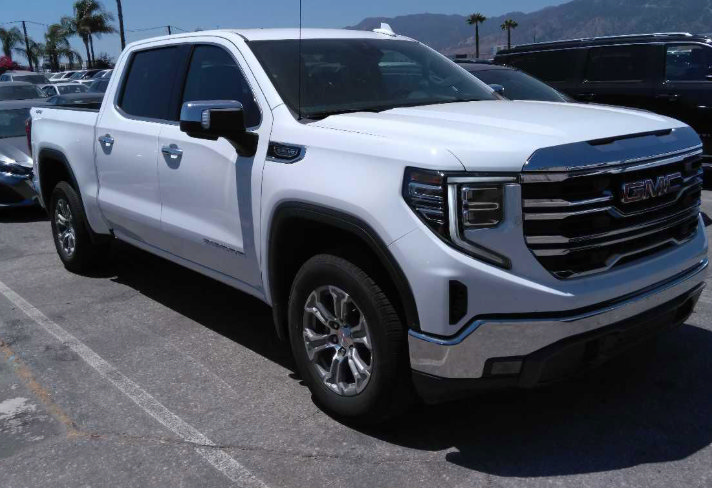 Used 2025 GMC Sierra 1500 SLT AWD/4WD image 2