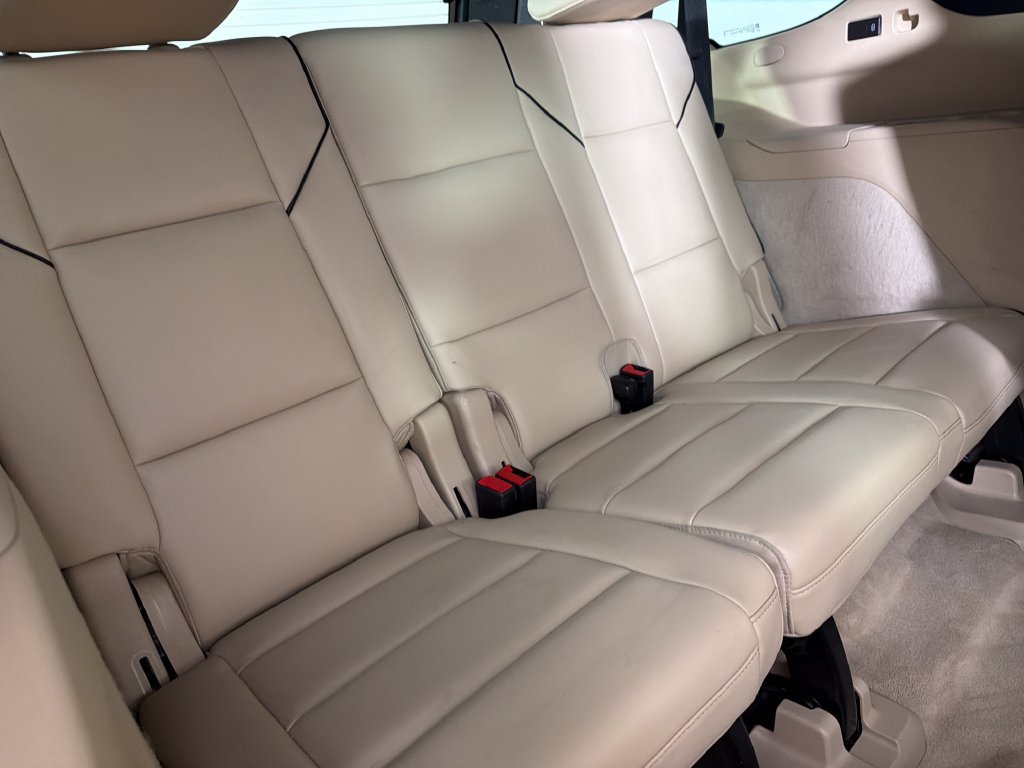 Used 2024 Cadillac Escalade Premium Luxury AWD/4WD image 25