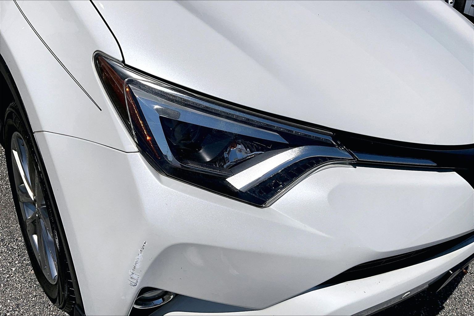 Used 2017 Toyota RAV4 Limited w/ Advanced Technology Package AWD/4WD image 29