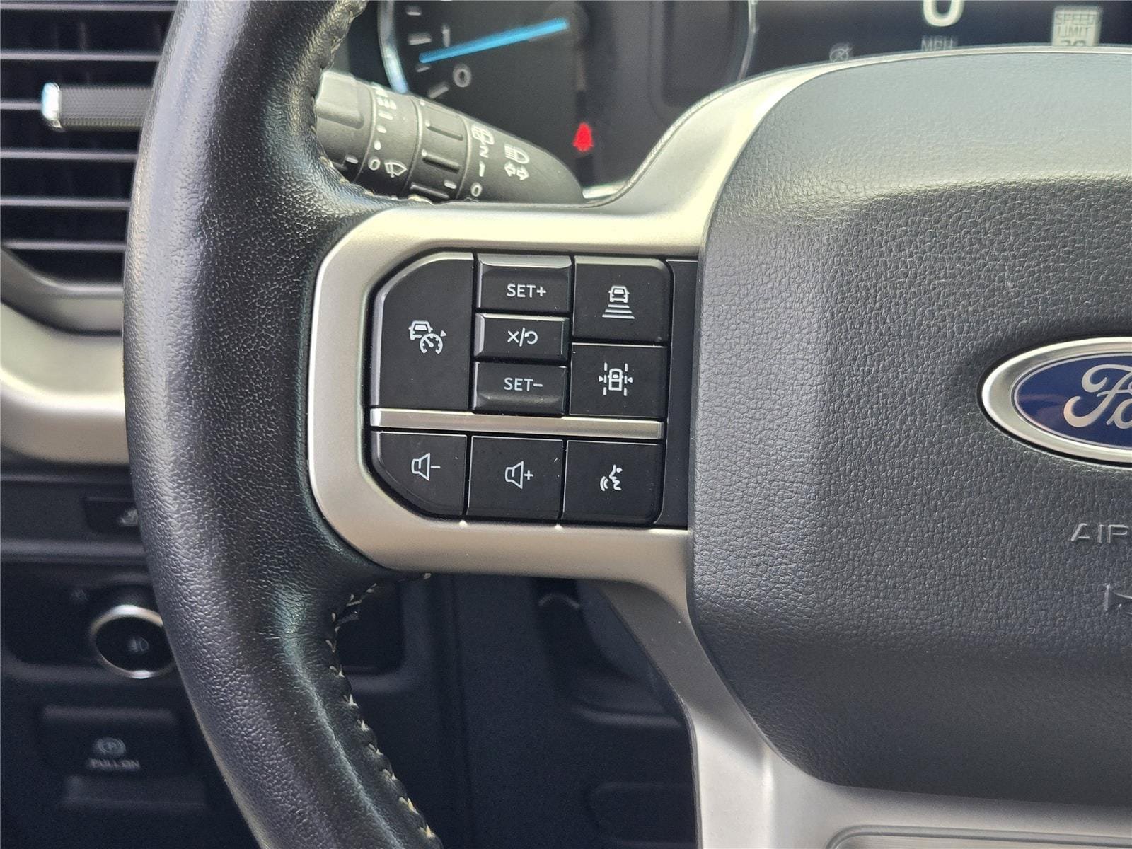 Certified 2023 Ford Expedition XLT RWD image 26