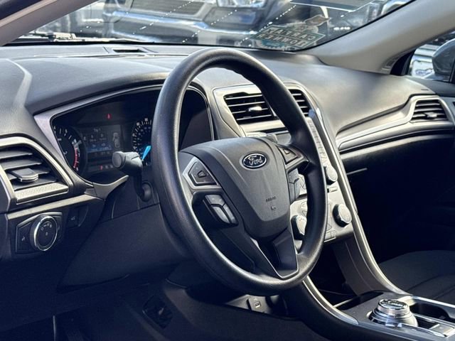 Certified 2017 Ford Fusion SE image 28