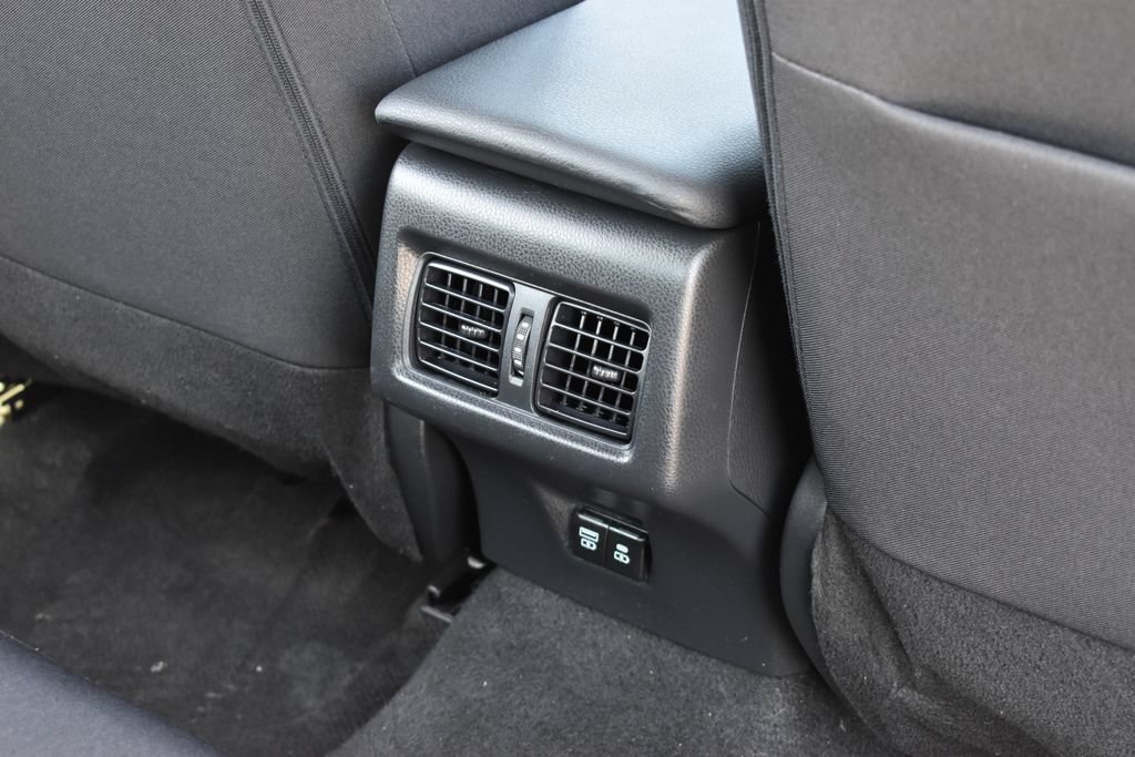 Used 2025 Toyota Camry LE FWD image 30