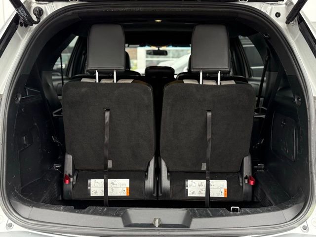 Certified 2017 Ford Explorer XLT w/ Equipment Group 202A image 34
