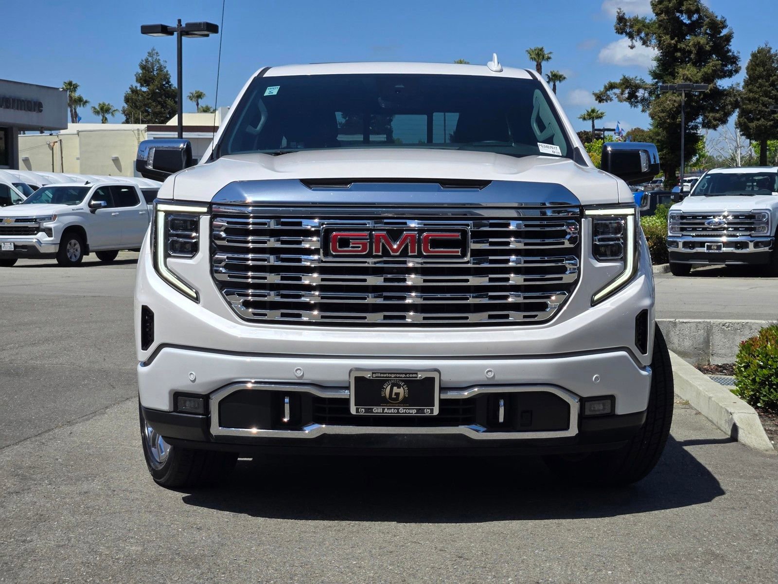 Used 2023 GMC Sierra 1500 Denali w/ Denali Reserve Package AWD/4WD image 2