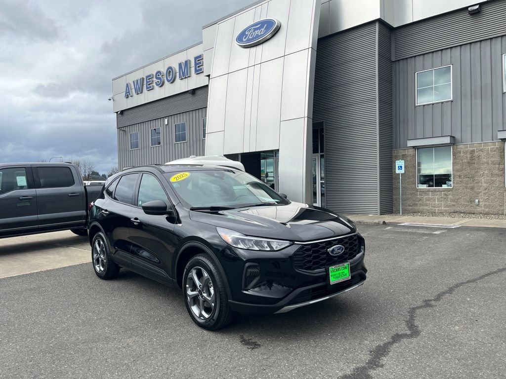 Certified 2025 Ford Escape ST-Line image 10
