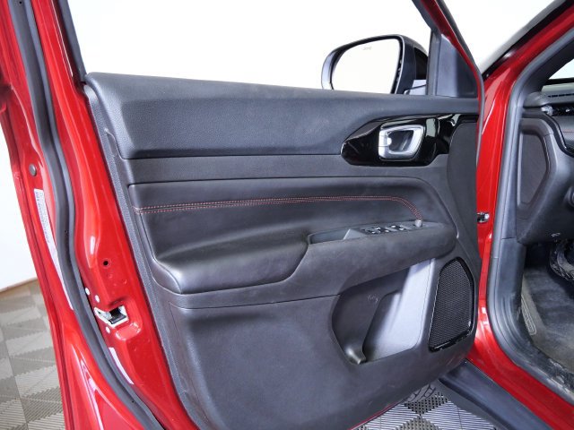 Used 2025 Jeep Compass Trailhawk AWD/4WD image 15