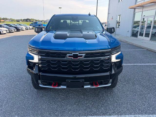 Used 2023 Chevrolet Silverado 1500 ZR2 w/ Technology Package AWD/4WD image 3