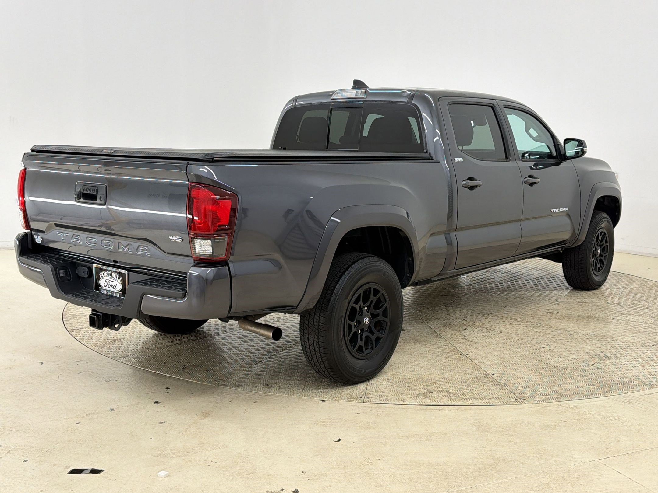 Used 2022 Toyota Tacoma SR5 w/ Technology Package RWD image 9