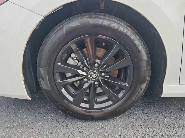 Used 2025 Toyota Camry LE FWD image 32