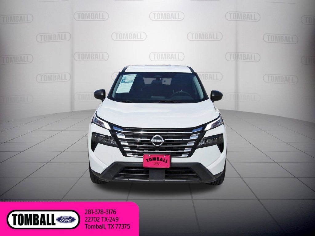 Used 2024 Nissan Rogue S FWD image 2