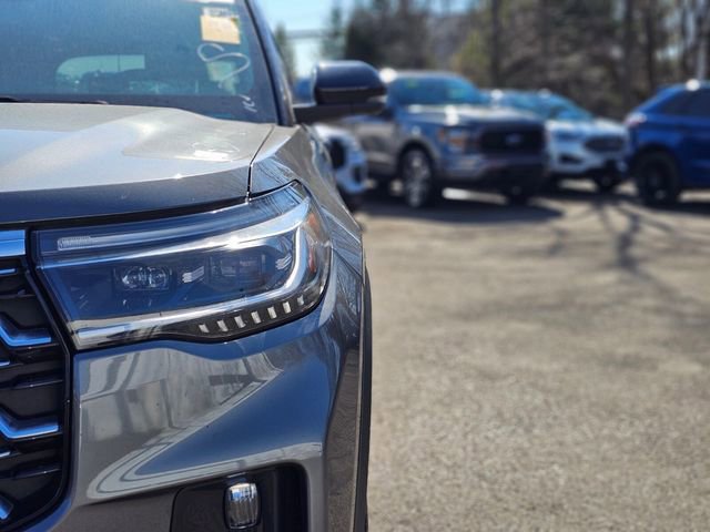 Certified 2025 Ford Explorer Platinum image 10