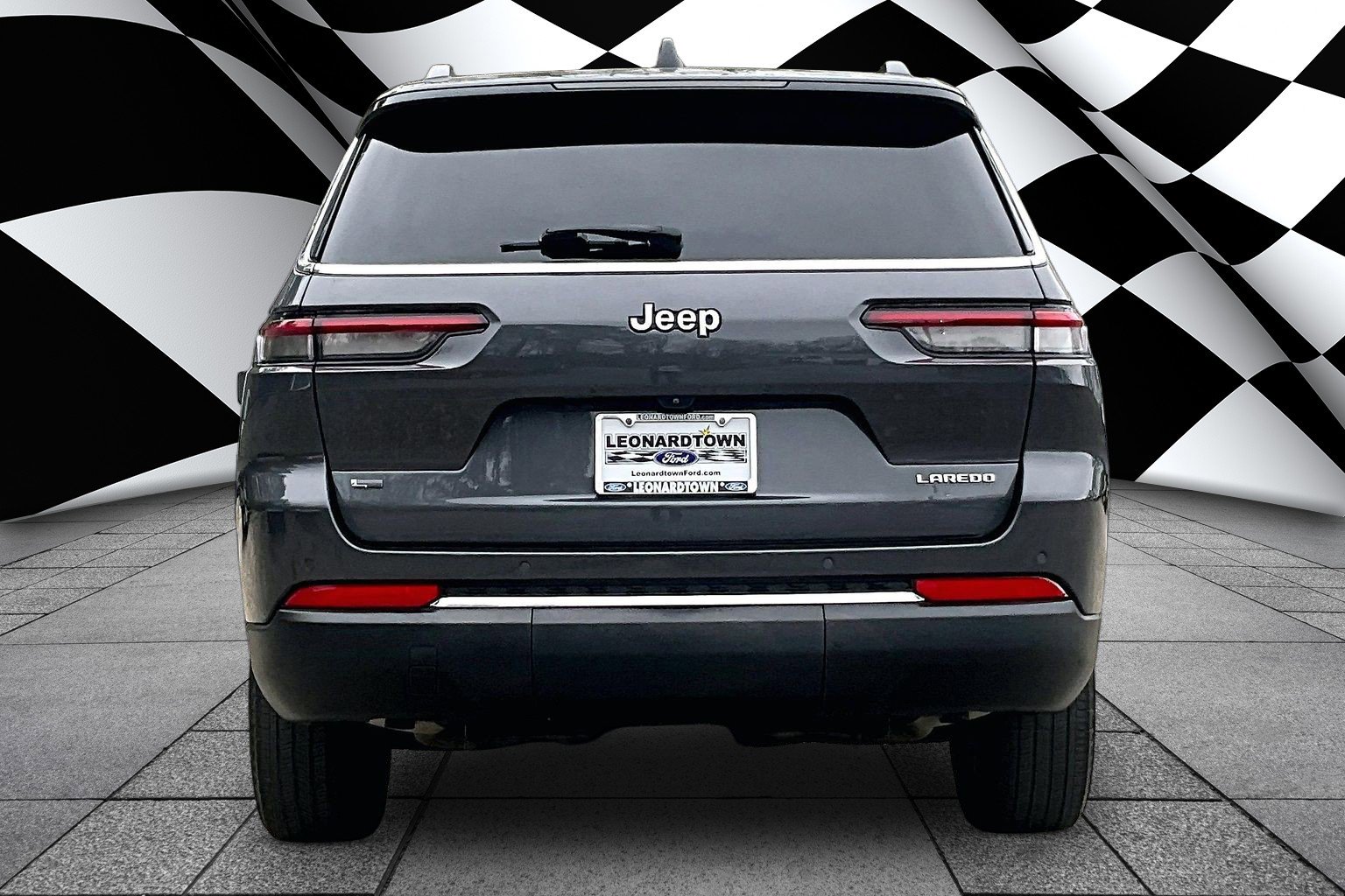 Used 2022 Jeep Grand Cherokee L Laredo w/ Luxury Tech Group I RWD image 4