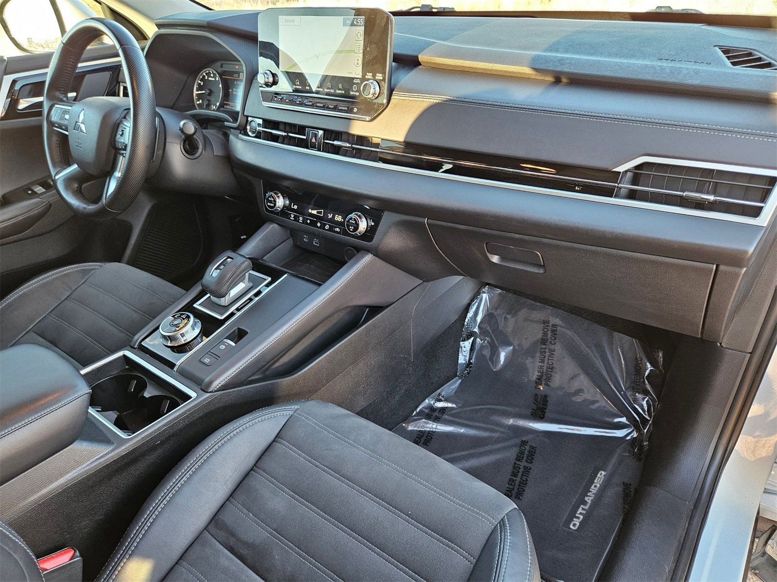 Used 2023 Mitsubishi Outlander SE image 27