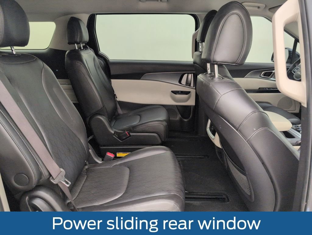 Used 2024 Kia Carnival LX image 17