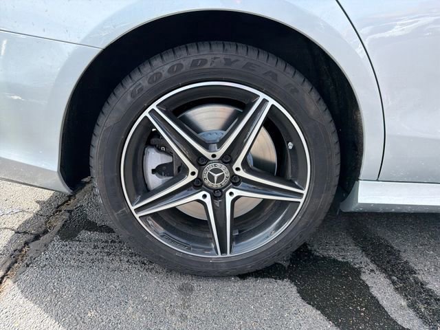 Used 2018 Mercedes-Benz E 400 4MATIC Sedan image 13