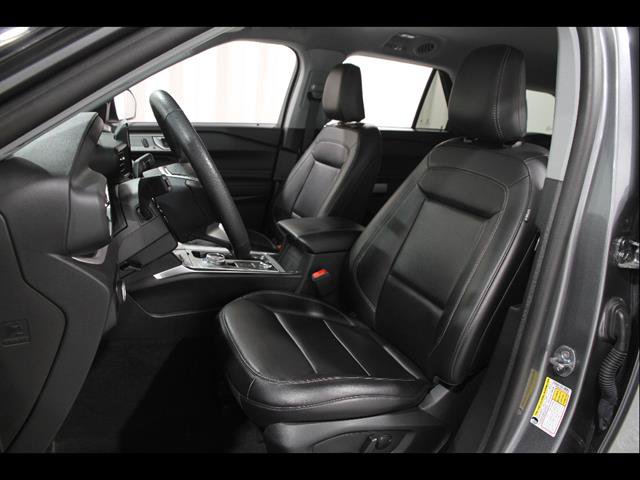 Certified 2024 Ford Explorer XLT w/ Equipment Group 202A AWD/4WD image 6