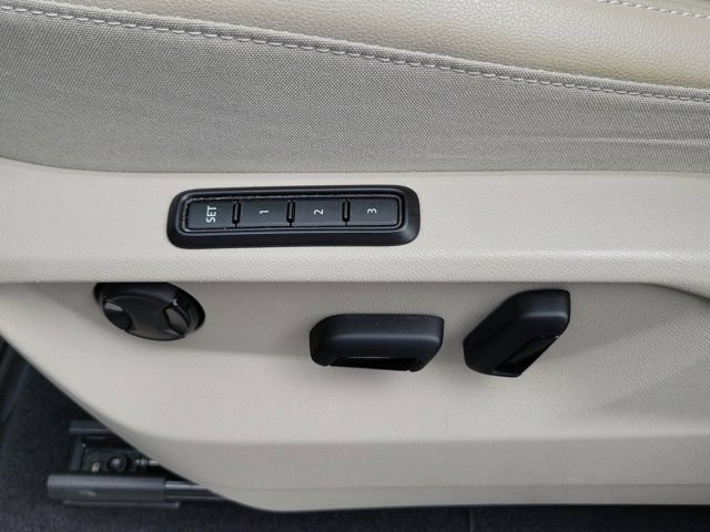 Used 2022 Volkswagen Atlas SEL AWD/4WD image 21