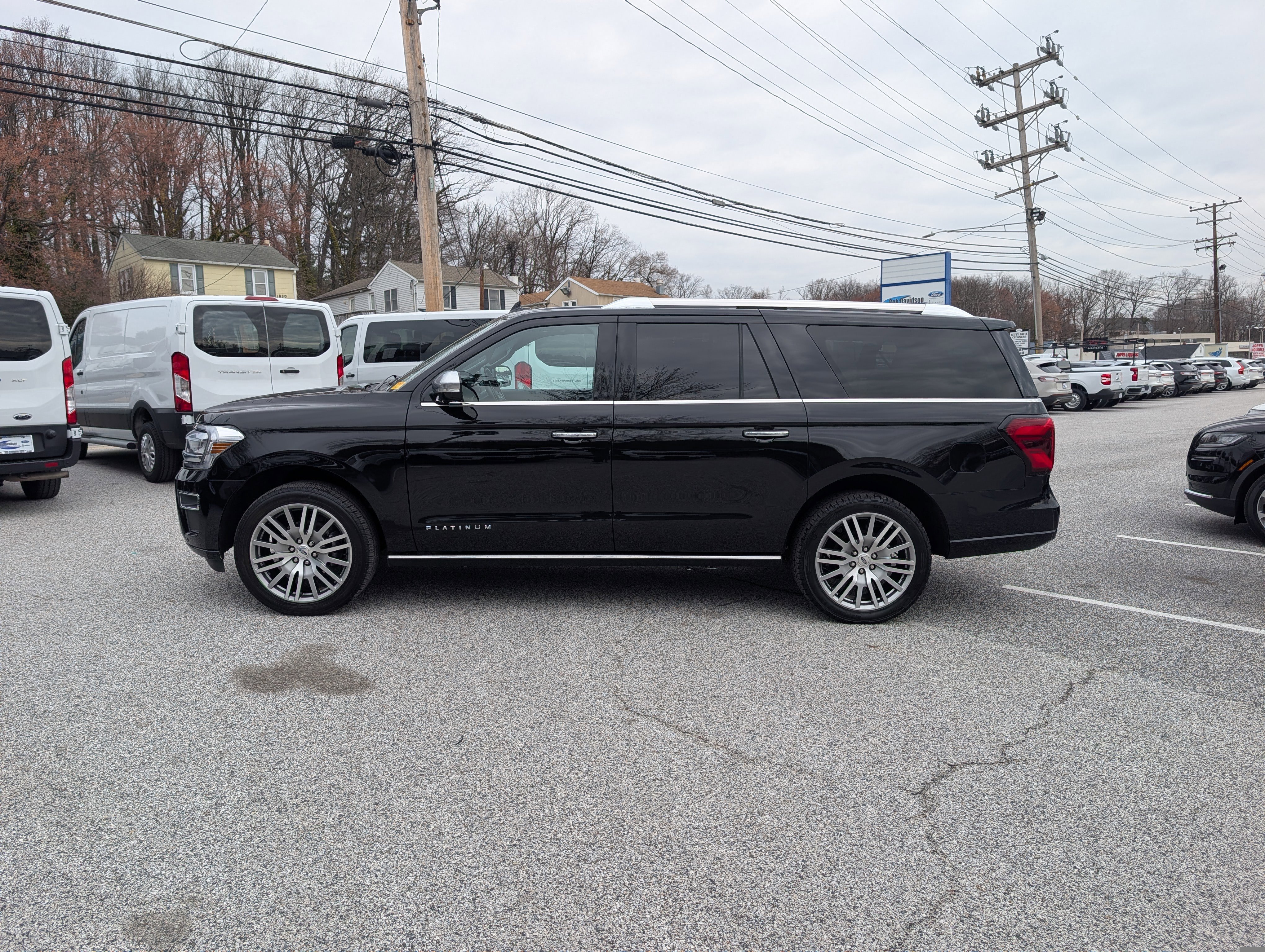 Certified 2023 Ford Expedition Max Platinum AWD/4WD image 3