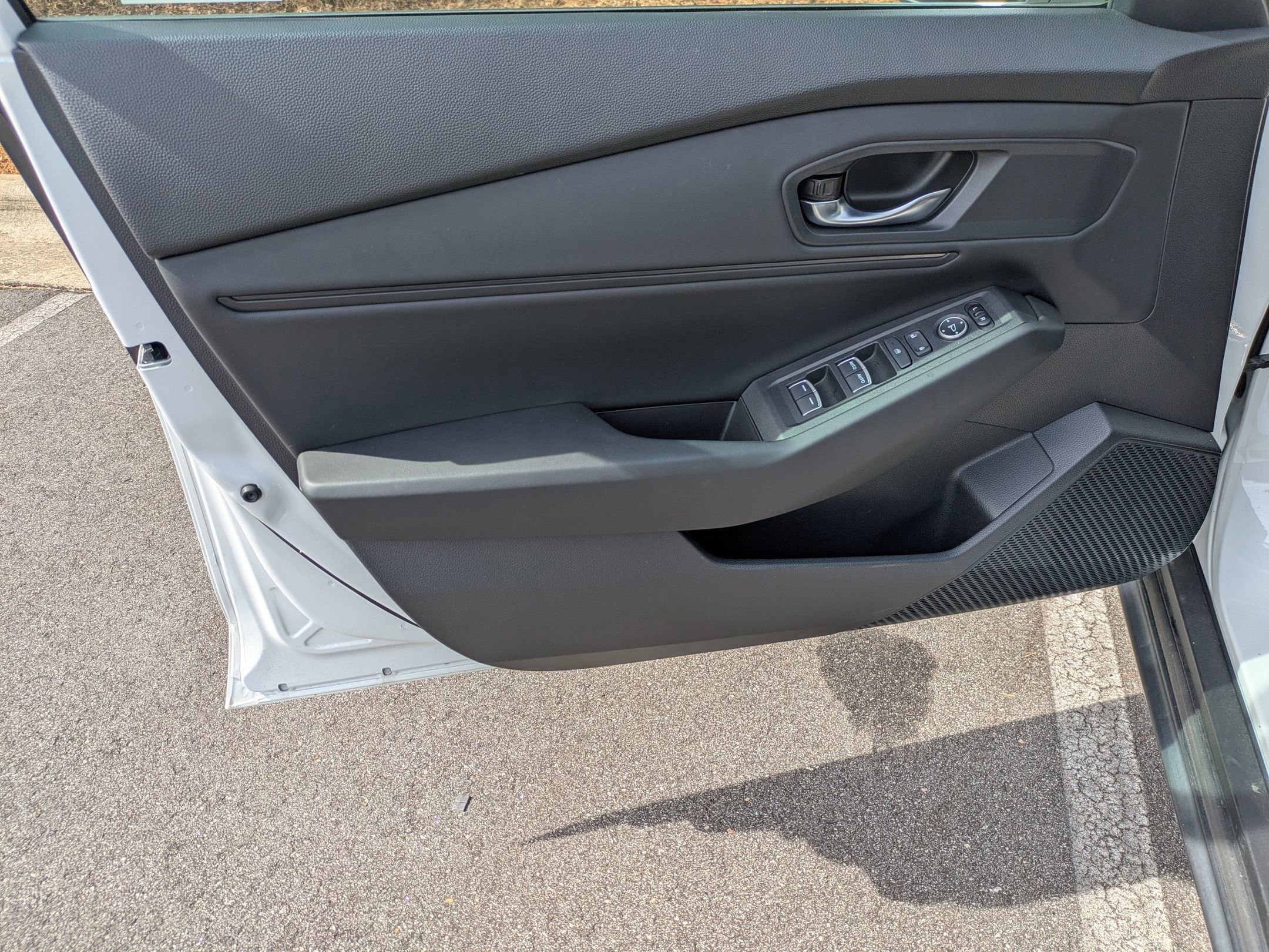 Used 2023 Honda Accord EX image 10