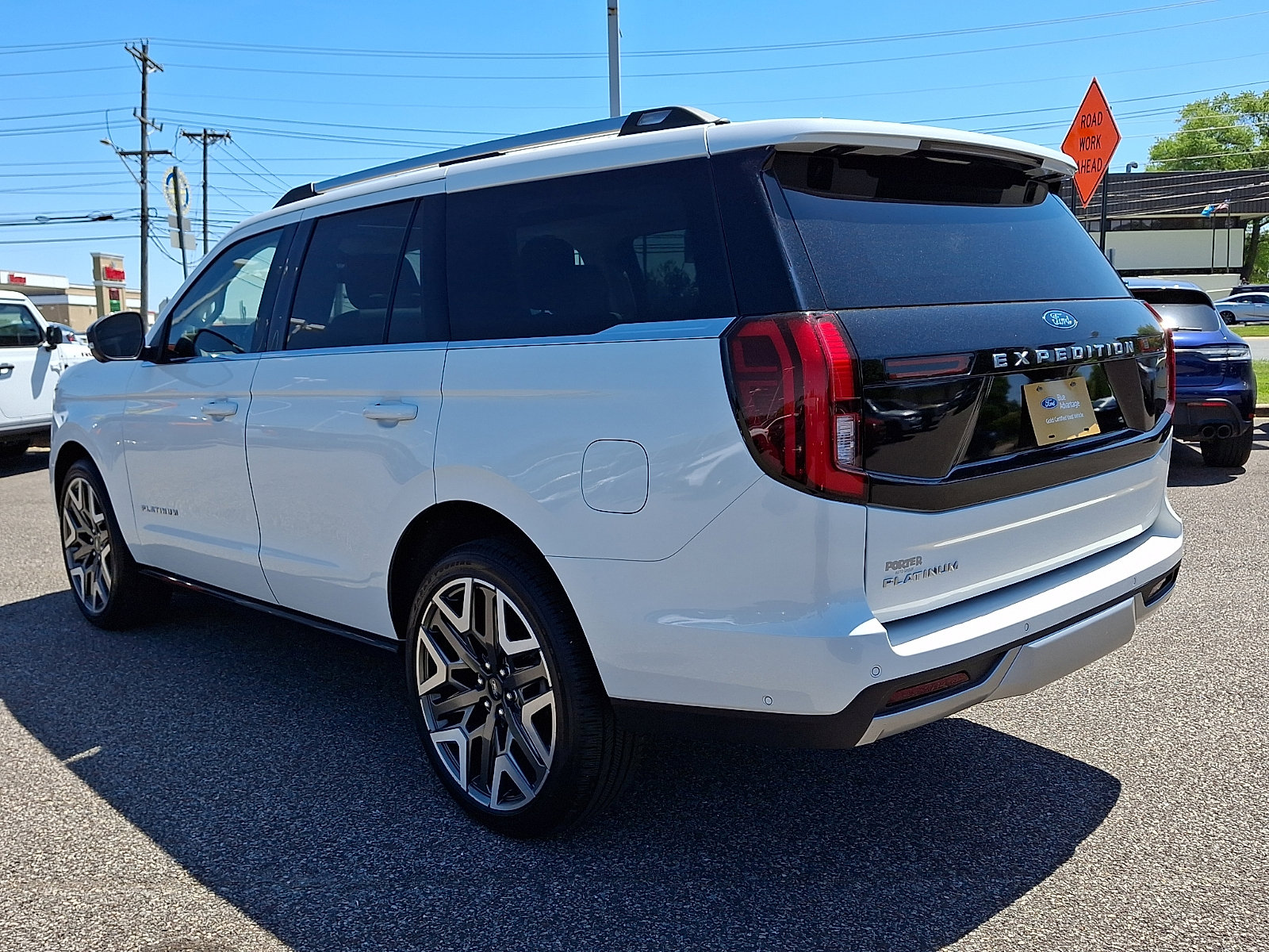 Certified 2025 Ford Expedition Platinum w/ Platinum Ultimate Package AWD/4WD image 8
