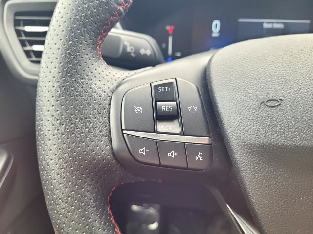 Certified 2025 Ford Escape ST-Line Select AWD/4WD image 24