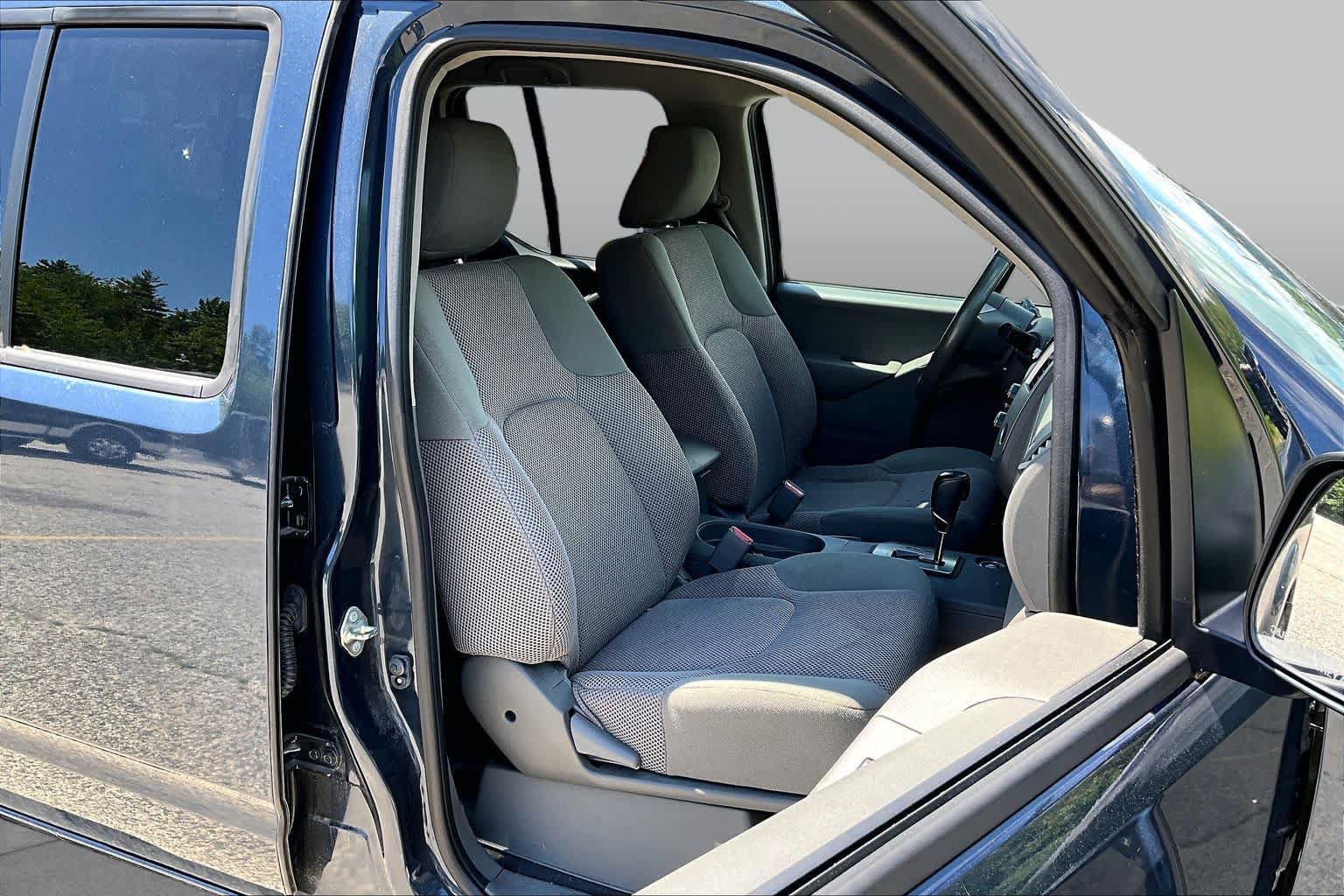 Used 2020 Nissan Frontier SV AWD/4WD image 8