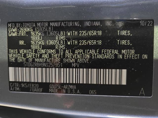 Used 2022 Toyota Highlander XLE AWD/4WD image 21