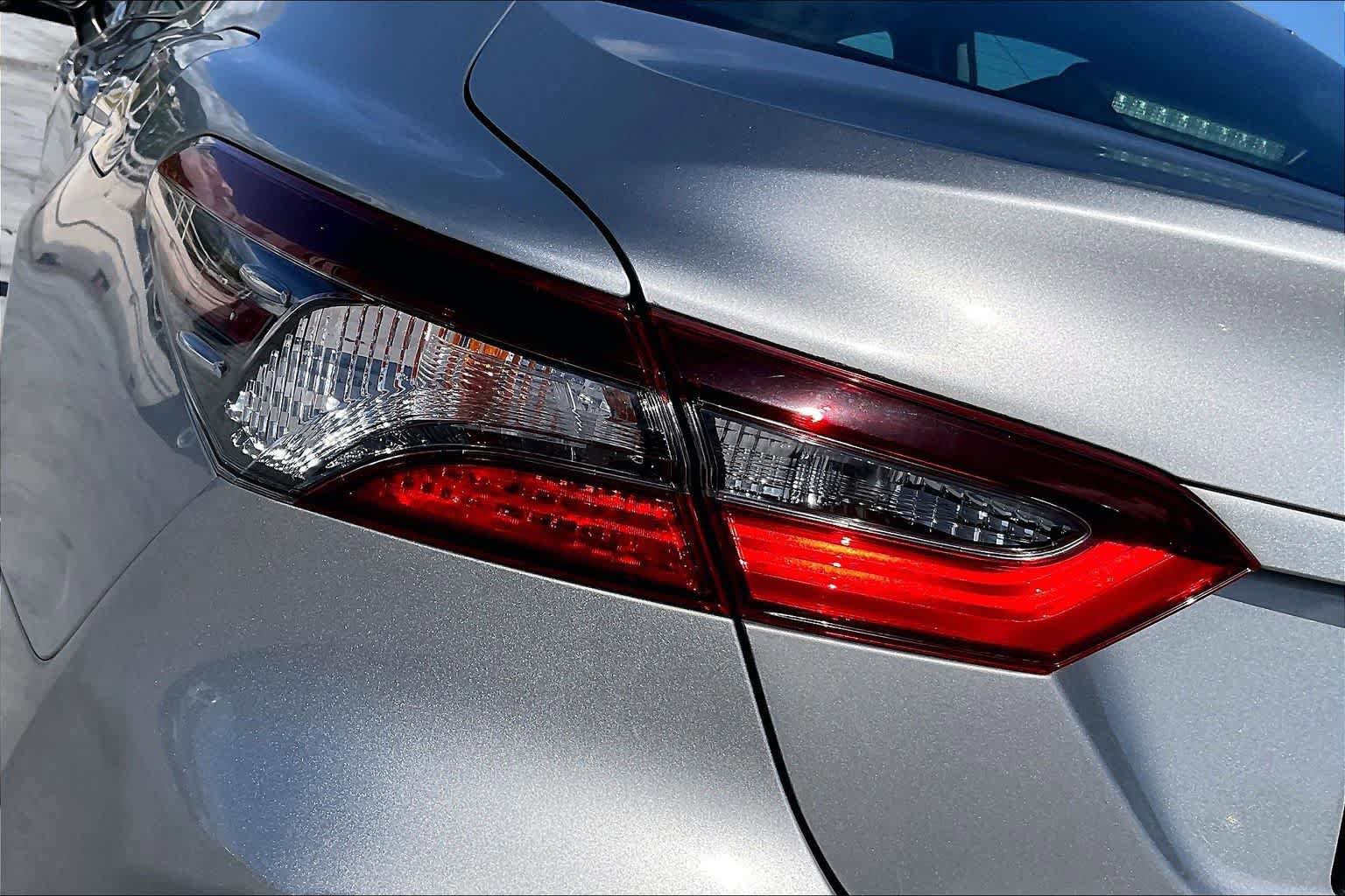 Used 2021 Toyota Camry LE FWD image 32