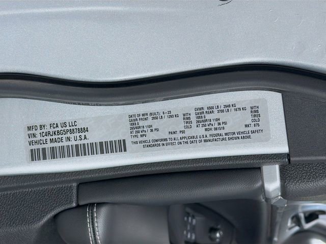 Used 2023 Jeep Grand Cherokee L Limited w/ Trailer Tow Group (B) AWD/4WD image 38