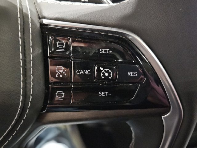 Used 2023 Jeep Grand Cherokee L Overland AWD/4WD image 33