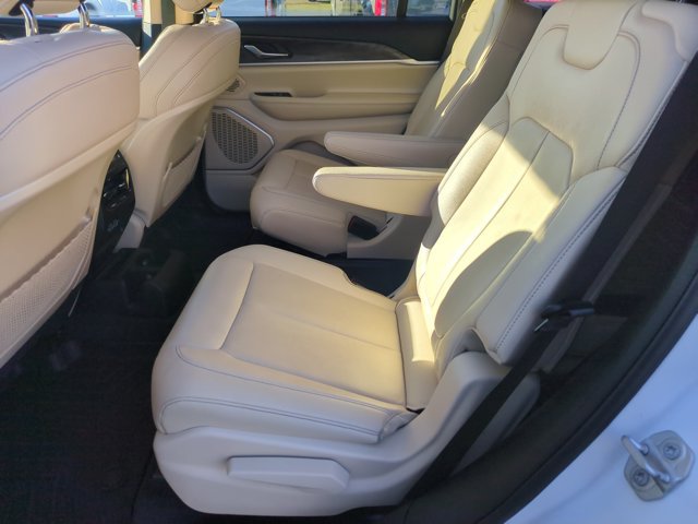 Used 2021 Jeep Grand Cherokee L Limited AWD/4WD image 27