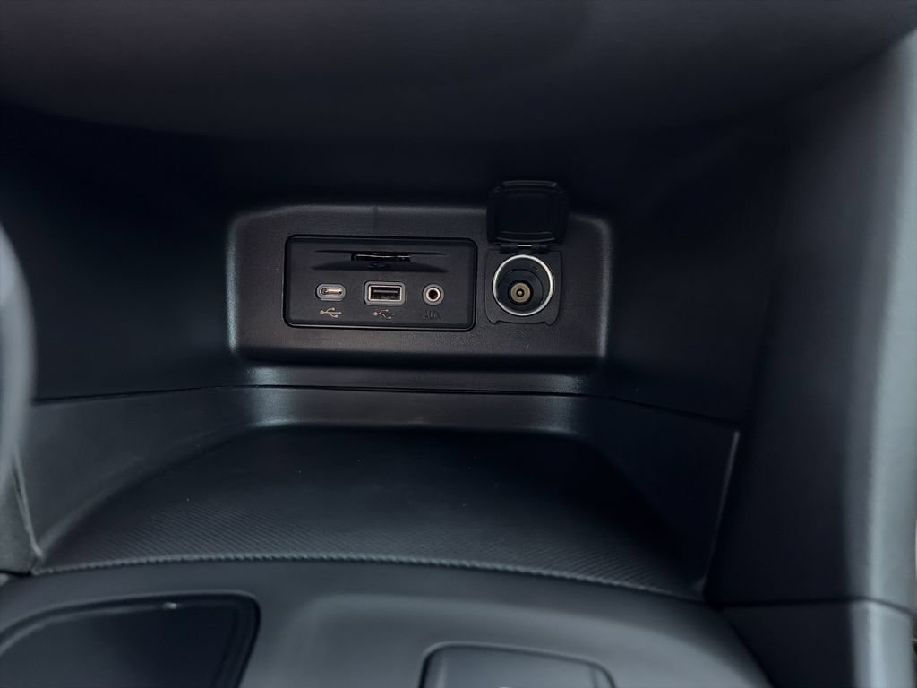 Used 2024 Chevrolet Equinox RS w/ RS Leather Package FWD image 27