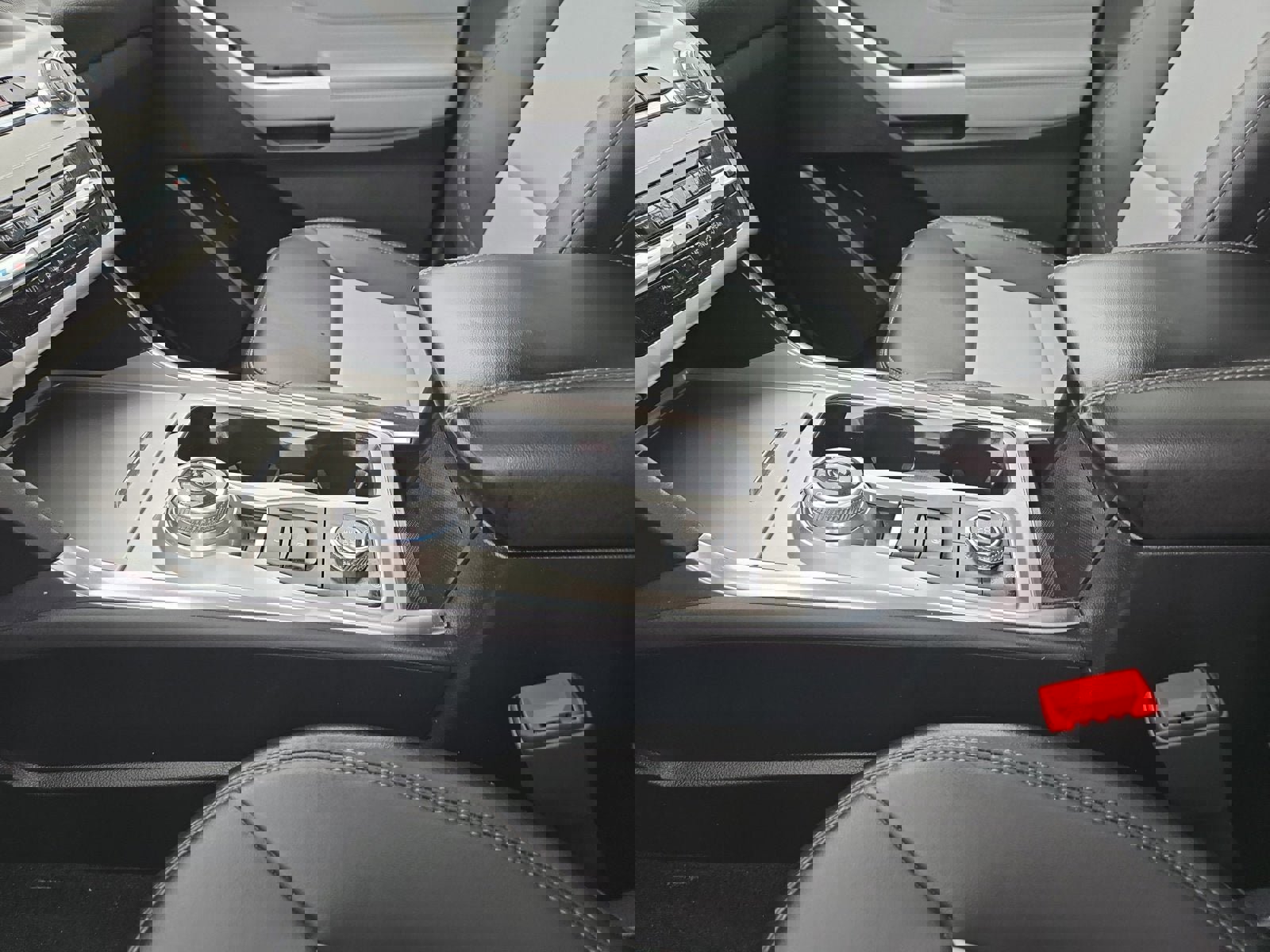 Certified 2023 Ford Explorer XLT w/ Equipment Group 202A image 23