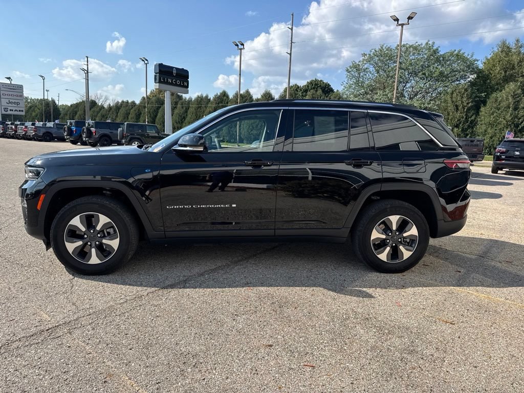 Used 2022 Jeep Grand Cherokee Limited 4xe AWD/4WD image 6