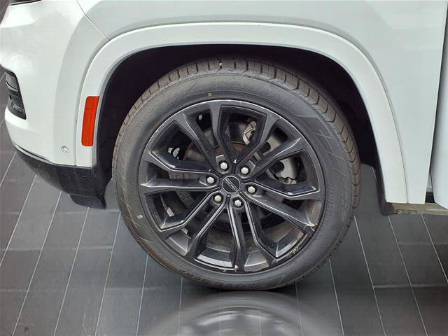 Used 2024 Jeep Grand Wagoneer L Series II w/ Quick Order Packagew 28T AWD/4WD image 19