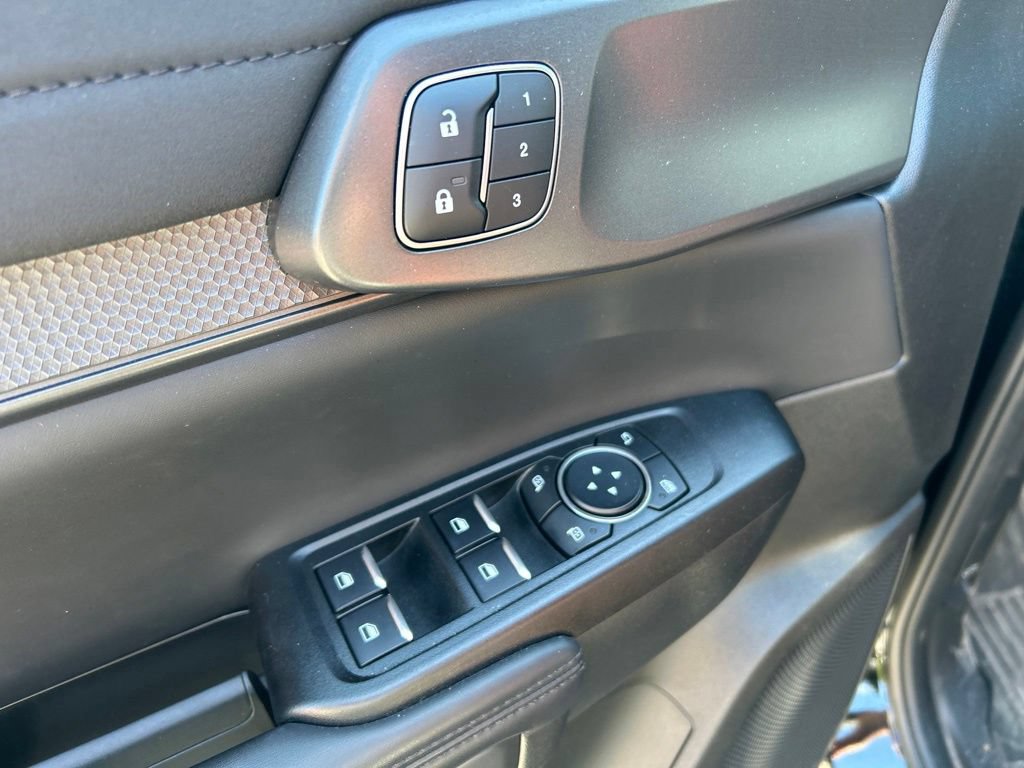 Certified 2025 Ford Ranger Raptor AWD/4WD image 16