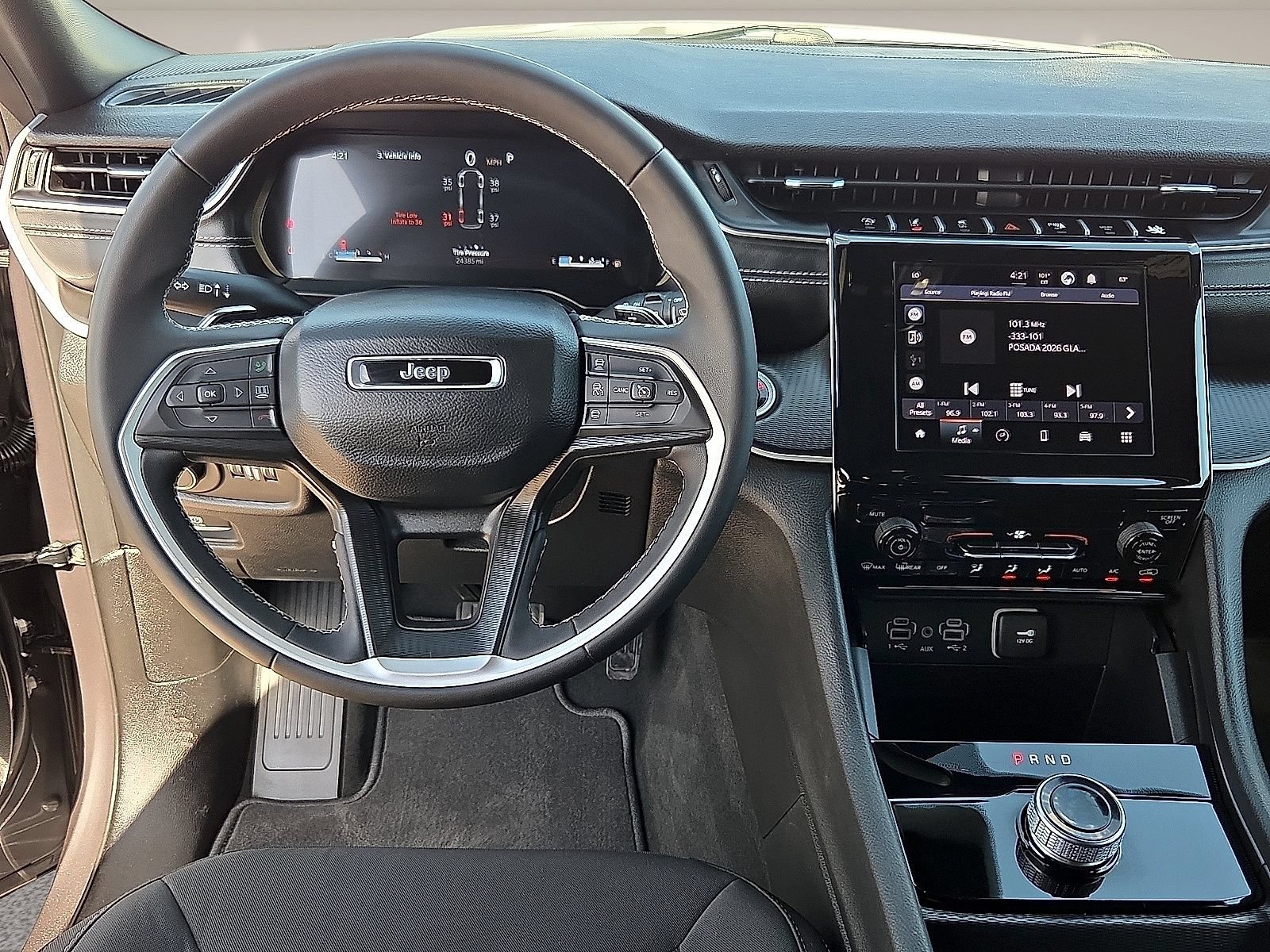 Used 2025 Jeep Grand Cherokee L Laredo RWD image 12