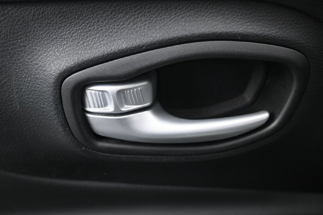 Used 2023 Jeep Renegade Trailhawk AWD/4WD image 8