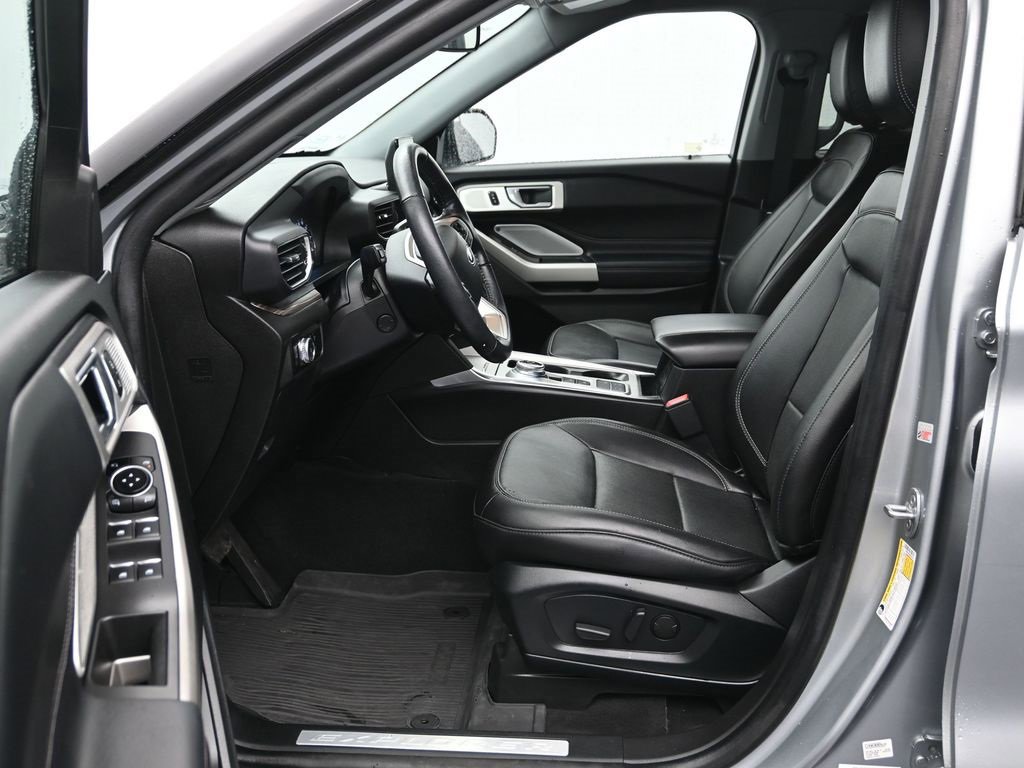 Certified 2022 Ford Explorer Limited w/ Limited Technology Package image 27
