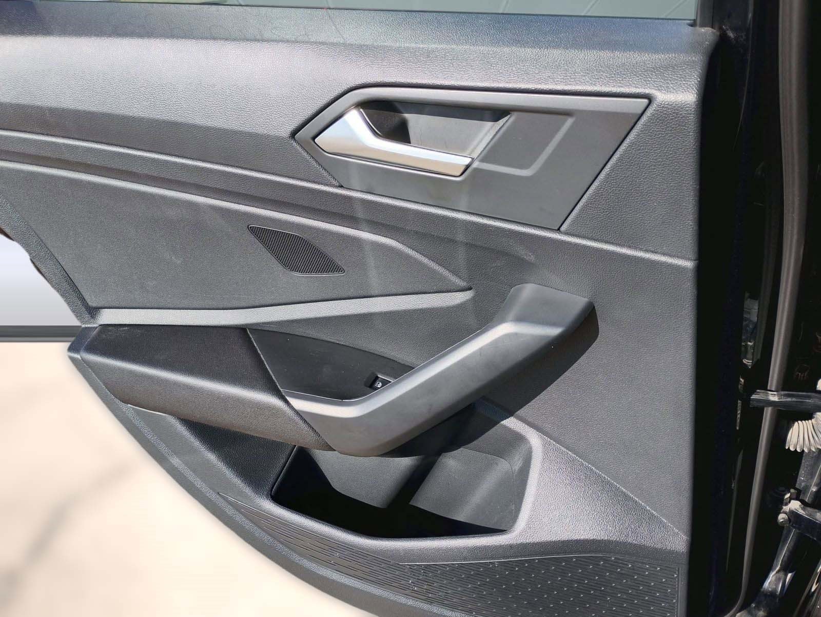 Used 2025 Volkswagen Jetta Sport image 23