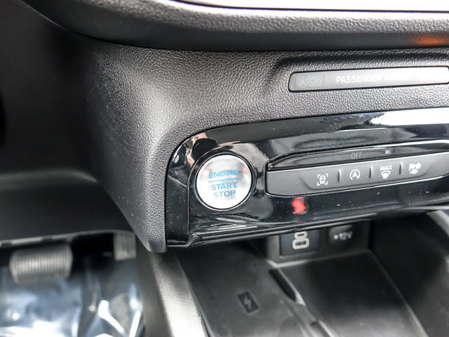 Certified 2025 Ford Escape Platinum image 15