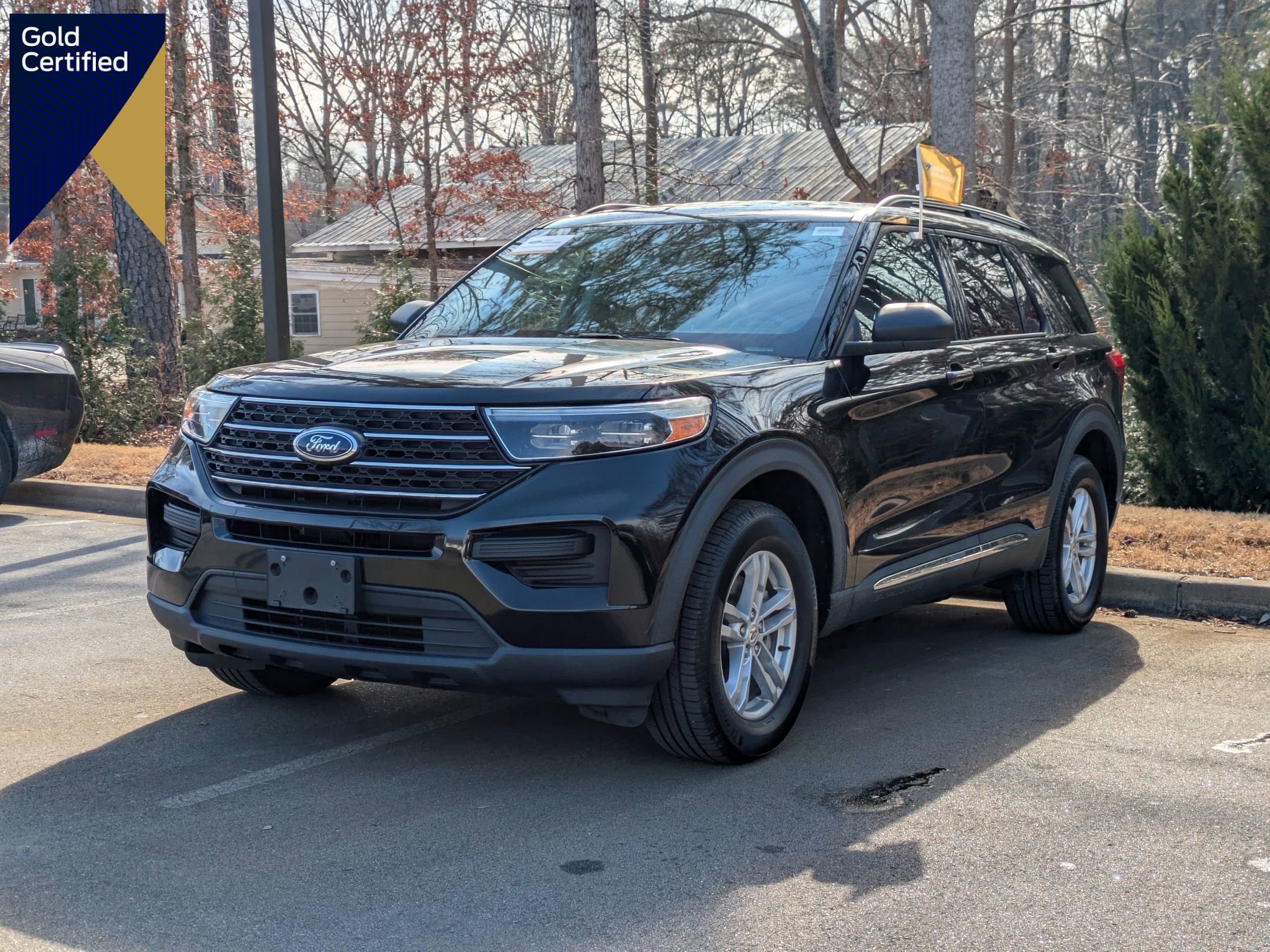 Certified 2022 Ford Explorer XLT image 1
