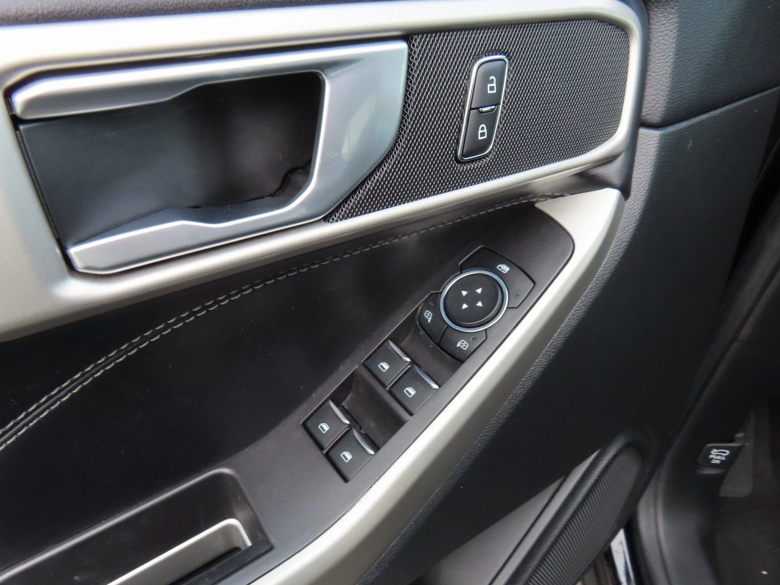 Certified 2023 Ford Explorer XLT w/ Equipment Group 202A image 12